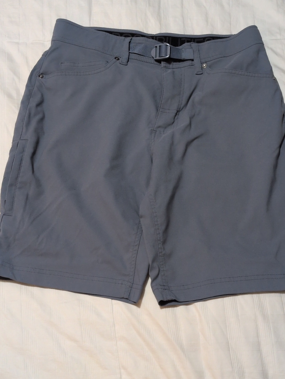 Men's Gerry Performance Grey Shorts with Built-In Belt & Zippered Side Pocket 30